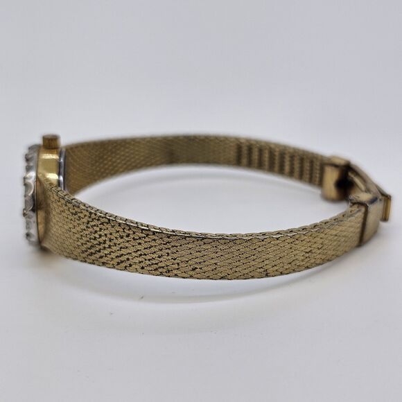 VTG Bulova Swiss Women\'s Watch 18MM Gold Dial Gold Bracelet Band 6\